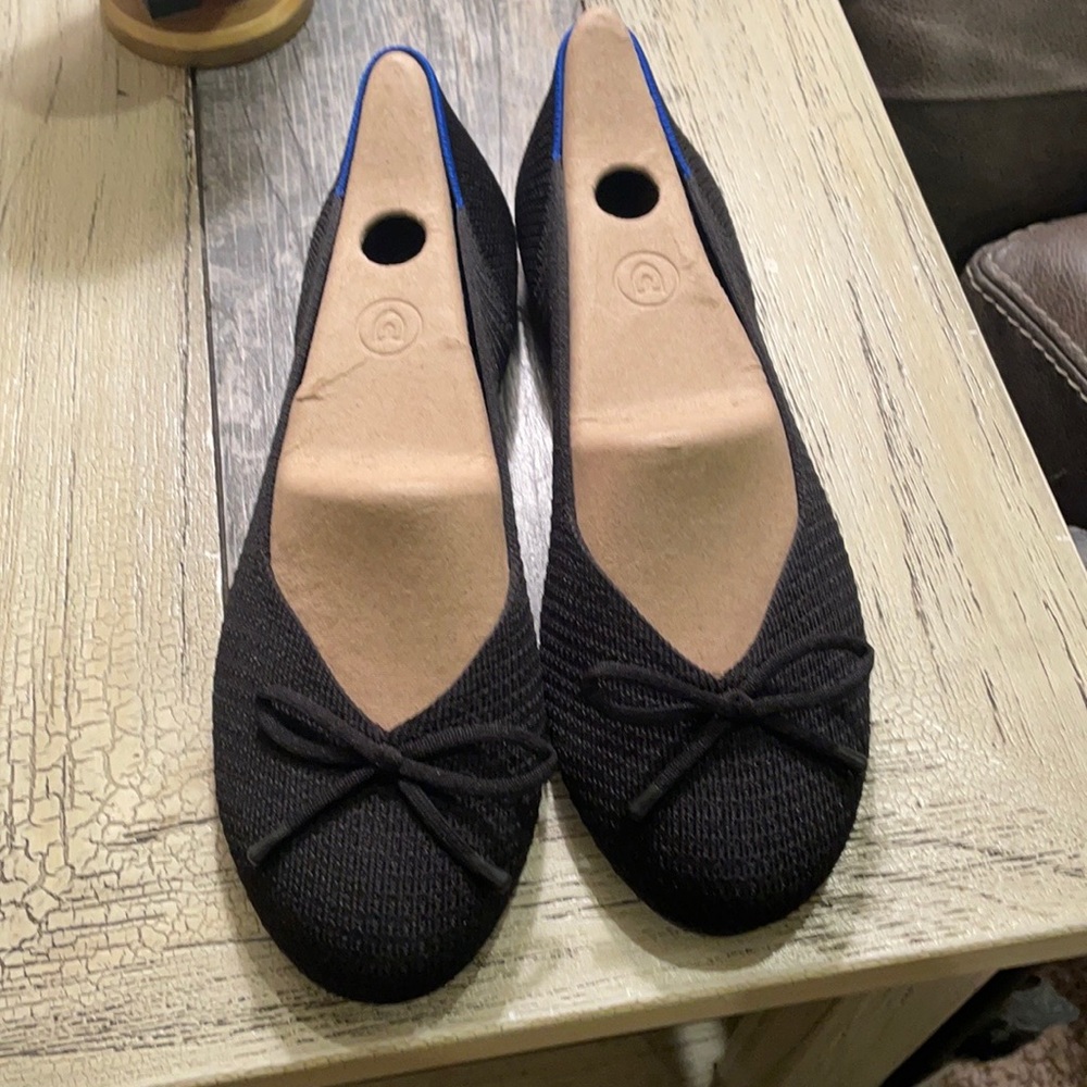 GUC Sz 9 Rothys bow flats-retired style!